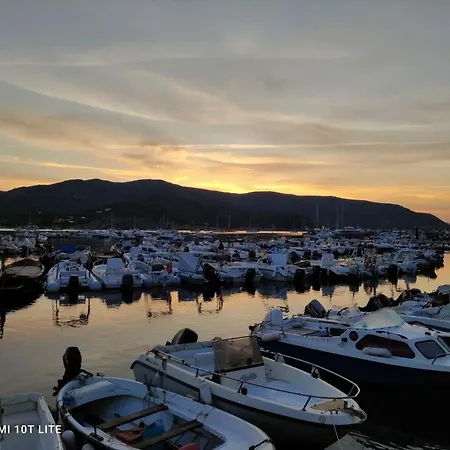 Отель La Barcarola Марина-ди-Кампо